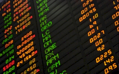 Perdagangan Emas di Spot Market Berkurang, Harga Emas Terus Turun