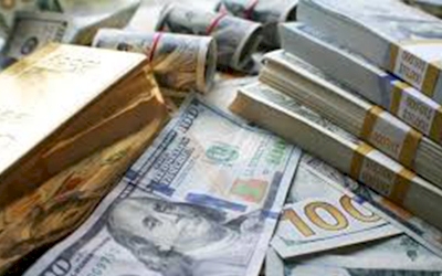 DOllar v.s Emas. Apakah Harga Emas Akan Menguat ke $1.920 atau Melemah ke $1.600?