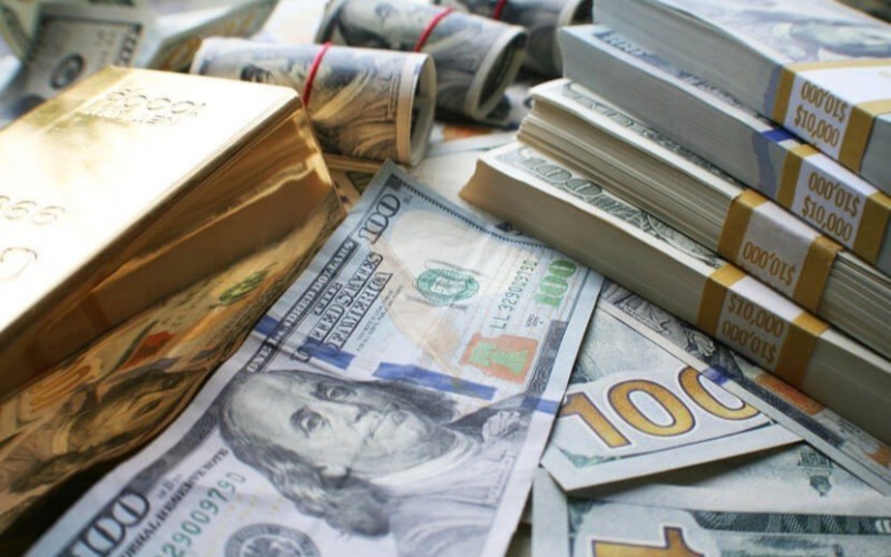 US Dollar Melemah, Emas Kembali Menguat